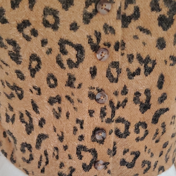 Forever 21 Fitted Tan and Brown Long Sleeve Sweater - Picture 3 of 4